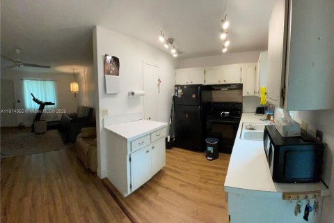 Copropriété à vendre à Hollywood, Floride: 2 chambres, 75.34 m2 № 1969524 - photo 7