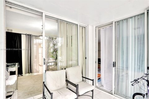 Condo in Lauderhill, Florida, 2 bedrooms  № 1749991 - photo 30