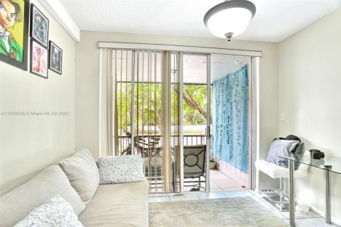 Condo in Lauderhill, Florida, 2 bedrooms  № 1749991 - photo 28