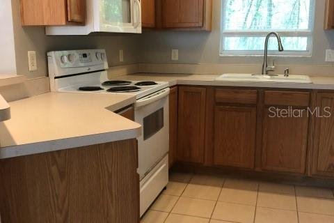 Townhouse in Seffner, Florida 2 bedrooms, 116.31 sq.m. № 1901656 - photo 10