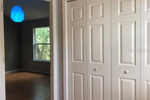 Townhouse in Seffner, Florida 2 bedrooms, 116.31 sq.m. № 1901656 - photo 13