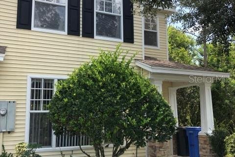Townhouse in Seffner, Florida 2 bedrooms, 116.31 sq.m. № 1901656 - photo 3