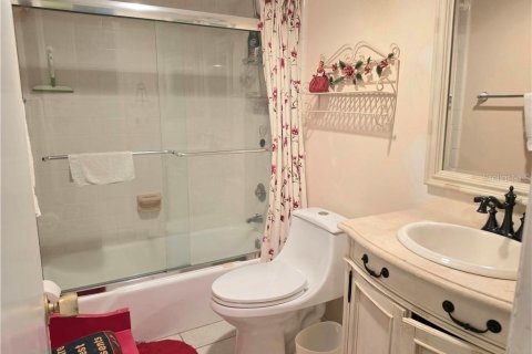 Townhouse in Fort Myers, Florida 2 bedrooms, 93.83 sq.m. № 2232318 - photo 20