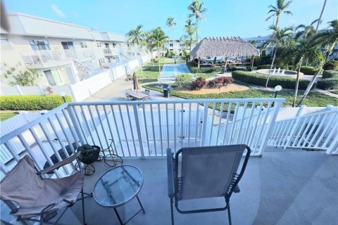 Townhouse in Fort Myers, Florida 2 bedrooms, 93.83 sq.m. № 2232318 - photo 30