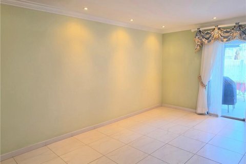 Townhouse in Fort Myers, Florida 2 bedrooms, 93.83 sq.m. № 2232318 - photo 17