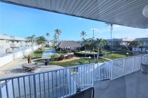 Townhouse in Fort Myers, Florida 2 bedrooms, 93.83 sq.m. № 2232318 - photo 29