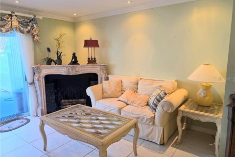 Townhouse in Fort Myers, Florida 2 bedrooms, 93.83 sq.m. № 2232318 - photo 13