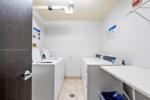 Copropriété à louer à Aventura, Floride: 2 chambres, 113.34 m2 № 2001325 - photo 20