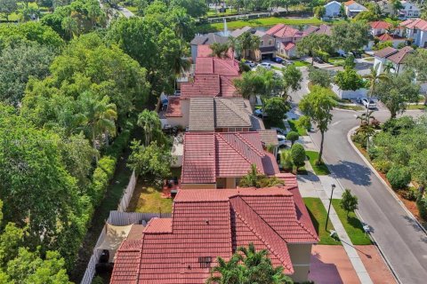 House in Miramar, Florida 4 bedrooms, 185.71 sq.m. № 1756903 - photo 6