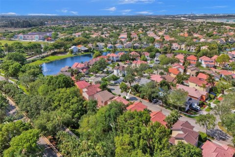 House in Miramar, Florida 4 bedrooms, 185.71 sq.m. № 1756903 - photo 12