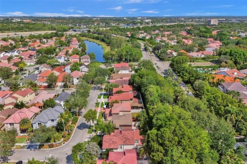 House in Miramar, Florida 4 bedrooms, 185.71 sq.m. № 1756903 - photo 9