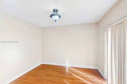 House in Miramar, Florida 4 bedrooms, 185.71 sq.m. № 1756903 - photo 24