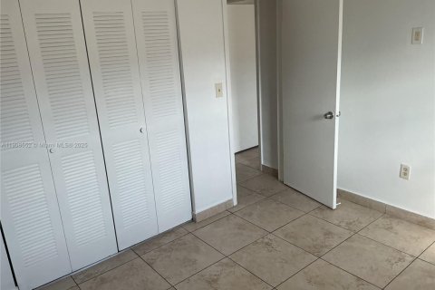 Apartment in Hialeah, Florida 2 bedrooms, 65.03 sq.m. № 1964327 - photo 2