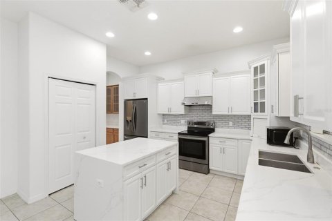 House in Orlando, Florida 4 bedrooms, 237.92 sq.m. № 2134573 - photo 18