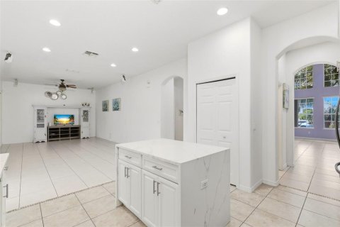 House in Orlando, Florida 4 bedrooms, 237.92 sq.m. № 2134573 - photo 19
