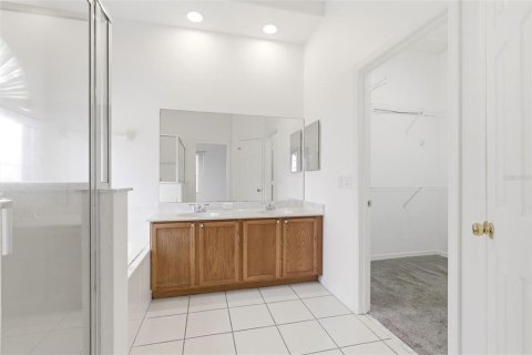House in Orlando, Florida 4 bedrooms, 237.92 sq.m. № 2134573 - photo 27