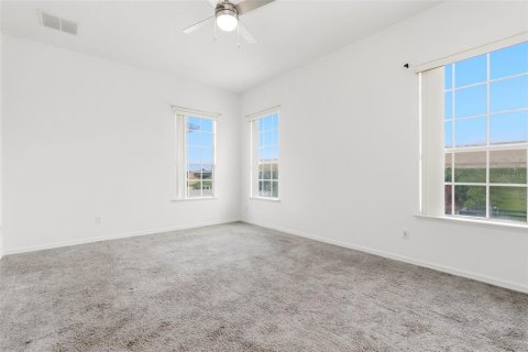 House in Orlando, Florida 4 bedrooms, 237.92 sq.m. № 2134573 - photo 25