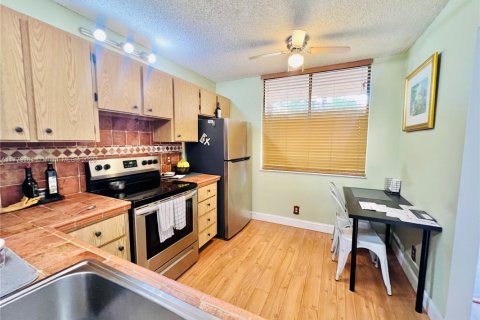 Condo in Plantation, Florida, 2 bedrooms  № 1701351 - photo 4