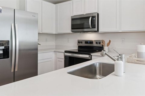 Adosado en venta en Kissimmee, Florida, 3 dormitorios, 135.92 m2 № 2104544 - foto 10