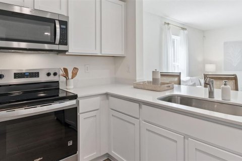 Adosado en venta en Kissimmee, Florida, 3 dormitorios, 135.92 m2 № 2104544 - foto 12