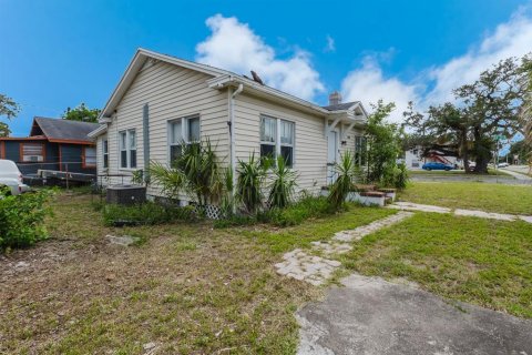 Immobilier commercial à vendre à Saint Petersburg, Floride: 108.7 m2 № 2203764 - photo 12