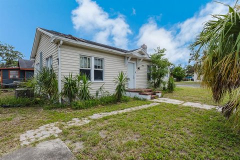 Immobilier commercial à vendre à Saint Petersburg, Floride: 108.7 m2 № 2203764 - photo 11