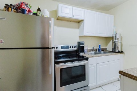 Immobilier commercial à vendre à Saint Petersburg, Floride: 108.7 m2 № 2203764 - photo 27