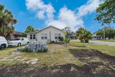 Immobilier commercial à vendre à Saint Petersburg, Floride: 108.7 m2 № 2203764 - photo 17