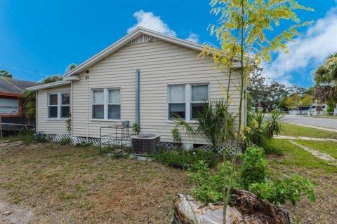 Immobilier commercial à vendre à Saint Petersburg, Floride: 108.7 m2 № 2203764 - photo 14