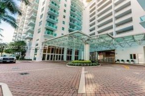 Condo in Miami, Florida, 1 bedroom  № 2182657 - photo 5