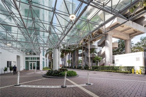 Condo in Miami, Florida, 1 bedroom  № 2182657 - photo 3