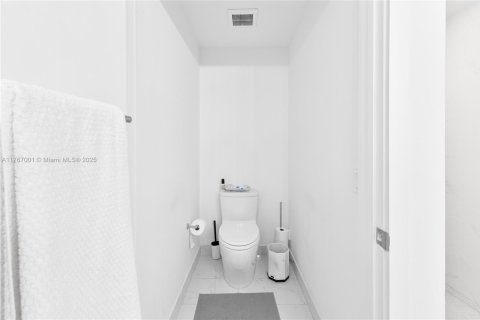 Купить кондоминиум в Норт-Майами-Бич, Флорида 3 спальни, 144.65м2, № 1865164 - фото 9