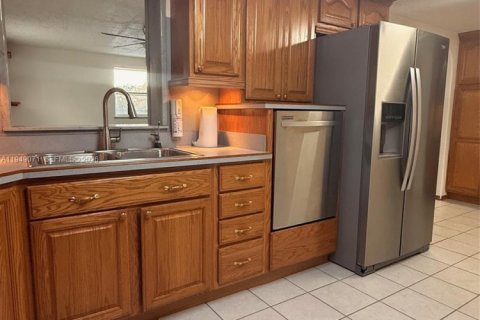 House in Sebring, Florida 4 bedrooms № 2019547 - photo 16