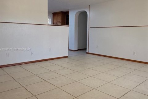 House in Sebring, Florida 4 bedrooms № 2019547 - photo 11