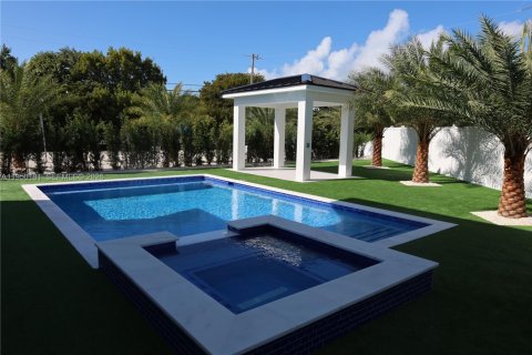 House in Key Largo, Florida 6 bedrooms № 2005797 - photo 5