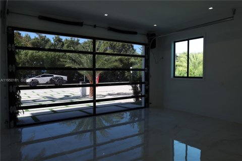 House in Key Largo, Florida 6 bedrooms № 2005797 - photo 12