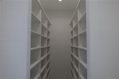 House in Key Largo, Florida 6 bedrooms № 2005797 - photo 14