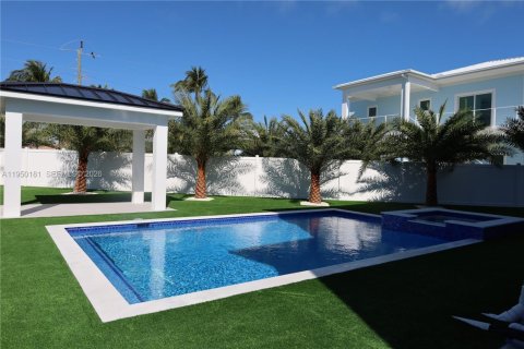 House in Key Largo, Florida 6 bedrooms № 2005797 - photo 4