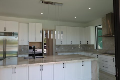 House in Key Largo, Florida 6 bedrooms № 2005797 - photo 11