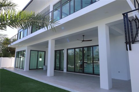 House in Key Largo, Florida 6 bedrooms № 2005797 - photo 7