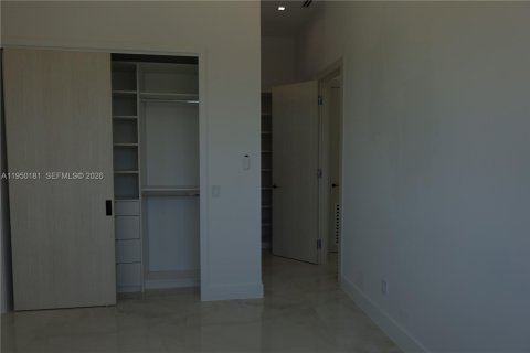 House in Key Largo, Florida 6 bedrooms № 2005797 - photo 25