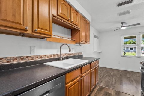 Villa ou maison à vendre à Sarasota, Floride: 2 chambres, 83.61 m2 № 2167540 - photo 11
