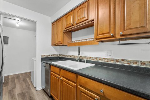 Villa ou maison à vendre à Sarasota, Floride: 2 chambres, 83.61 m2 № 2167540 - photo 9