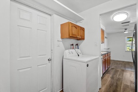 Villa ou maison à vendre à Sarasota, Floride: 2 chambres, 83.61 m2 № 2167540 - photo 17