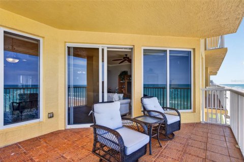 Condo in Daytona Beach, Florida, 3 bedrooms № 2199573 - photo 14