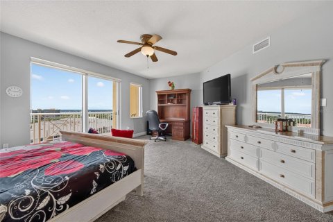 Condo in Daytona Beach, Florida, 3 bedrooms № 2199573 - photo 22