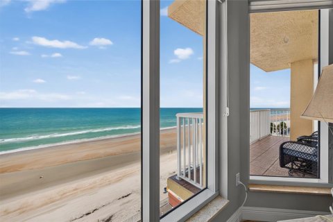 Condo in Daytona Beach, Florida, 3 bedrooms № 2199573 - photo 8