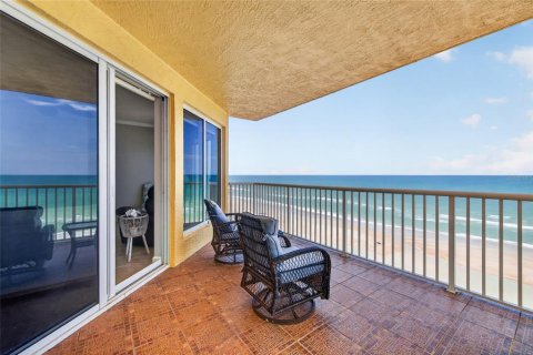 Condo in Daytona Beach, Florida, 3 bedrooms № 2199573 - photo 12