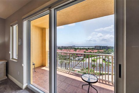 Condo in Daytona Beach, Florida, 3 bedrooms № 2199573 - photo 24