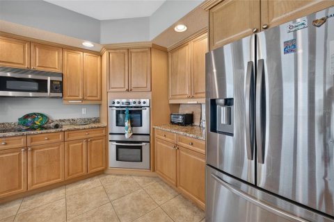 Condo in Daytona Beach, Florida, 3 bedrooms № 2199573 - photo 15